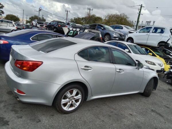 P5006 - Lexus IS250 2006 Silver Wrecking - Image 8