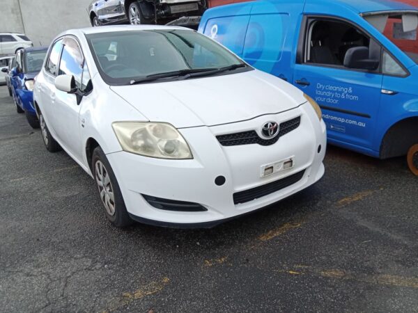 P5008 - Toyota corolla hatchback 2008 White Wrecking
