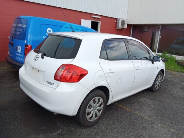 P5008 - Toyota corolla hatchback 2008 White Wrecking - Image 9