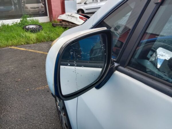 P5008 - Toyota corolla hatchback 2008 White Wrecking - Image 11