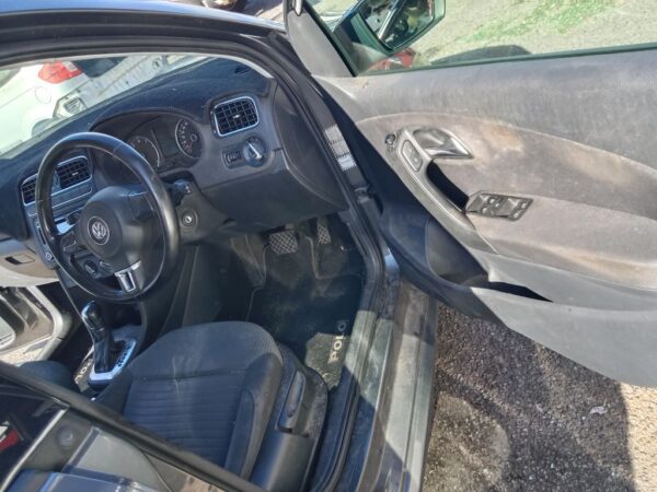P5010 - Volkswagen polo 2010 Grey Wrecking - Image 3