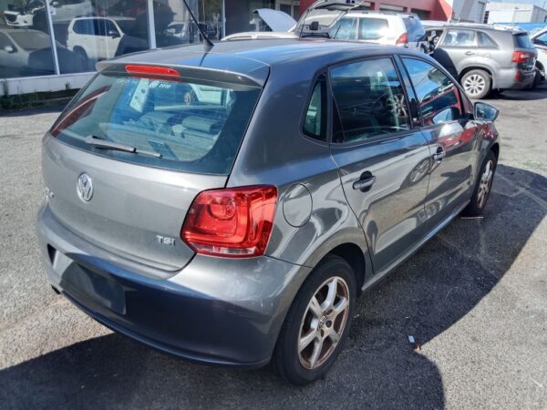 P5010 - Volkswagen polo 2010 Grey Wrecking - Image 12