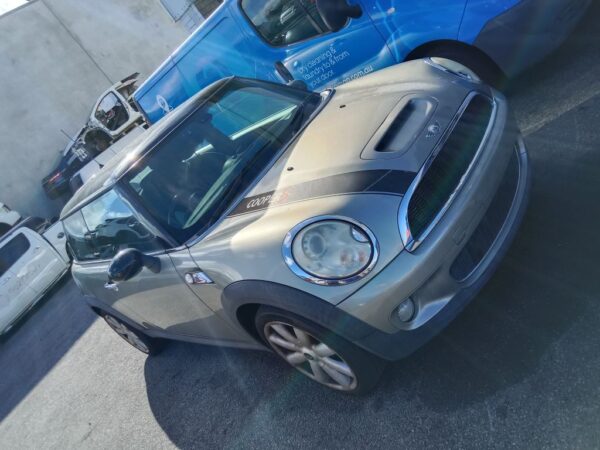 P5011 - Mini Cooper 2007 Gold Wrecking - Image 16