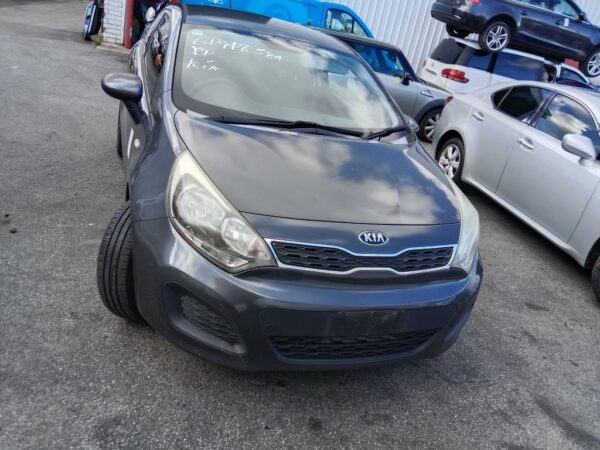 P5012 - Kia Rio 2013 Grey Wrecking