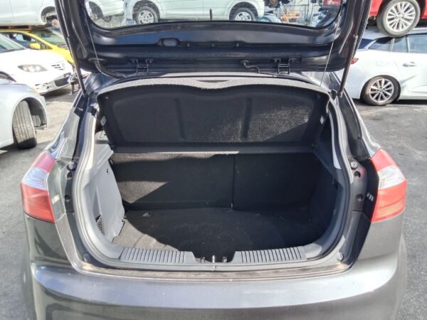 P5012 - Kia Rio 2013 Grey Wrecking - Image 4