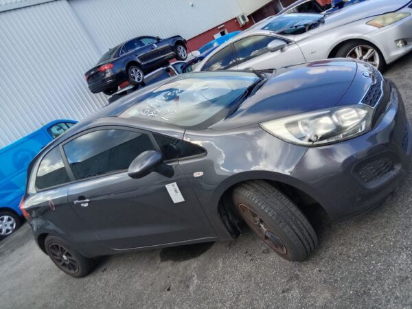 P5012 - Kia Rio 2013 Grey Wrecking - Image 16