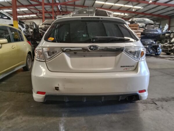 P5015 - Subaru Impreza 2008 White Wrecking - Image 10