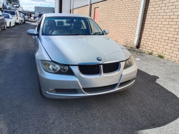P5016 - BMW 3 Series 2006 Silver Wrecking