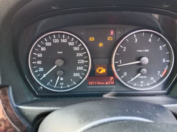 P5016 - BMW 3 Series 2006 Silver Wrecking - Image 6