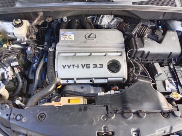 P5017 - Lexus RX-330 Sport 2003 Silver Wrecking - Image 2
