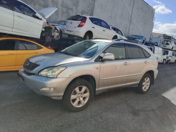 P5017 - Lexus RX-330 Sport 2003 Silver Wrecking - Image 10