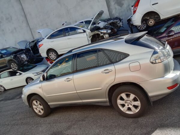 P5017 - Lexus RX-330 Sport 2003 Silver Wrecking - Image 11