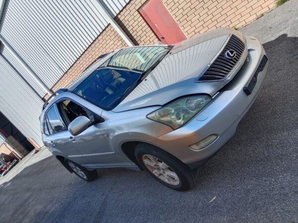 P5017 - Lexus RX-330 Sport 2003 Silver Wrecking - Image 16