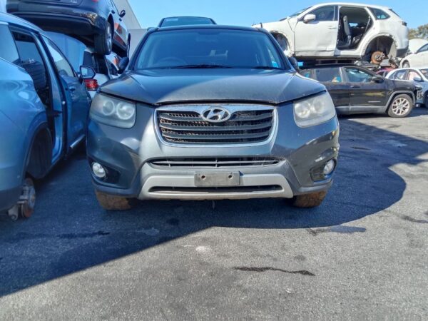 P5019 - Hyundai Santa Fe 2012 Grey Wrecking