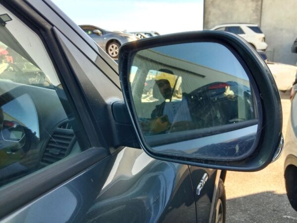P5019 - Hyundai Santa Fe 2012 Grey Wrecking - Image 6