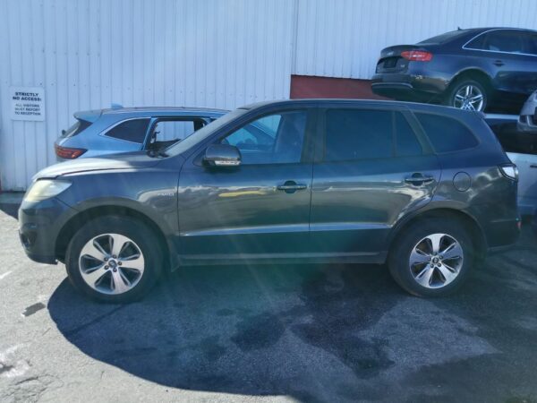 P5019 - Hyundai Santa Fe 2012 Grey Wrecking - Image 15