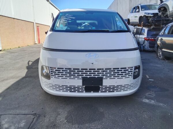 P5021 - Hyundai Staria 2024 White Wrecking