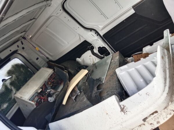 P5021 - Hyundai Staria 2024 White Wrecking - Image 6