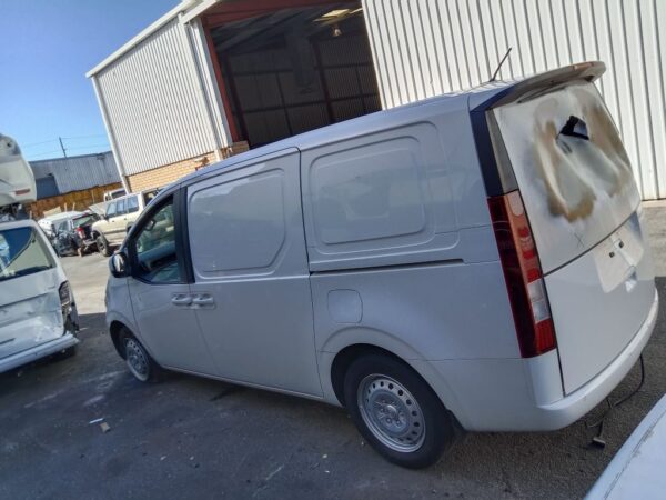 P5021 - Hyundai Staria 2024 White Wrecking - Image 13