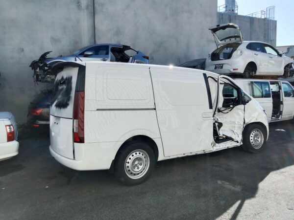P5021 - Hyundai Staria 2024 White Wrecking - Image 15