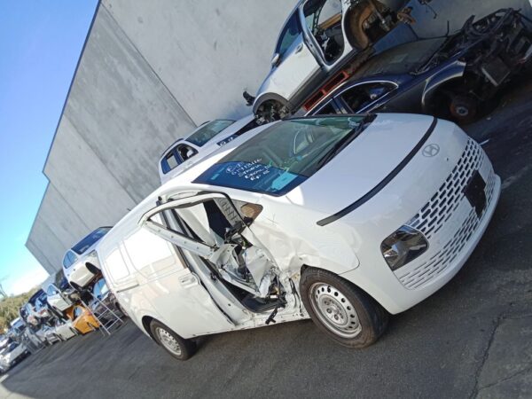 P5021 - Hyundai Staria 2024 White Wrecking - Image 16