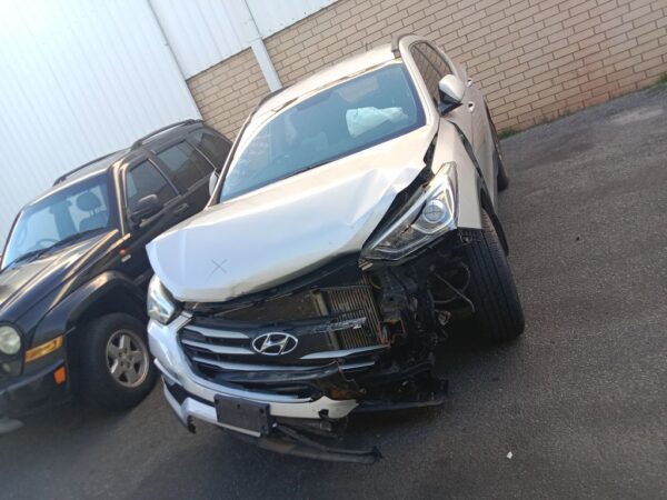 P5023 - Hyundai Santa Fe 2016 Silver Wrecking