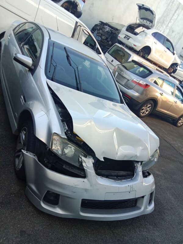 P5024 - Holden Commodore SV6 2010 Silver Wrecking