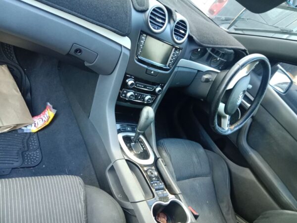 P5024 - Holden Commodore SV6 2010 Silver Wrecking - Image 6