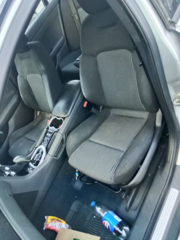 P5024 - Holden Commodore SV6 2010 Silver Wrecking - Image 7