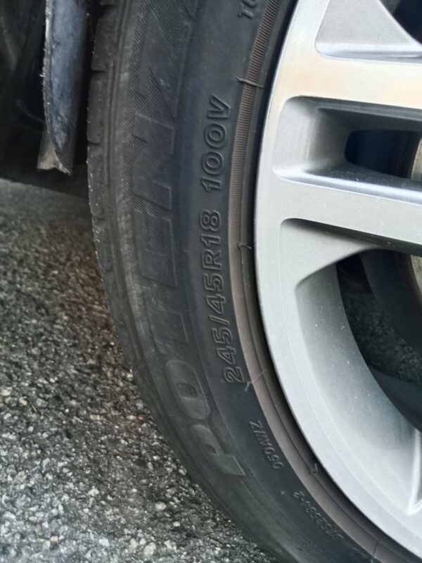 P5024 - Holden Commodore SV6 2010 Silver Wrecking - Image 10