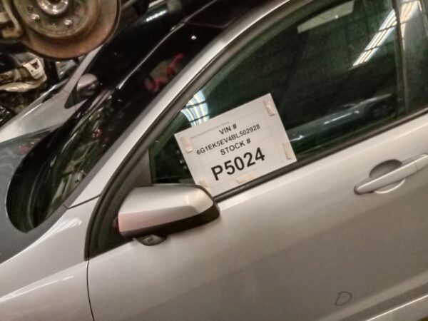 P5024 - Holden Commodore SV6 2010 Silver Wrecking - Image 12