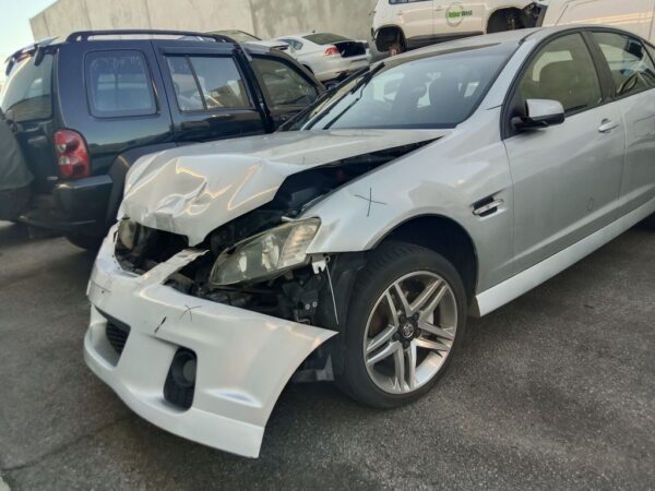P5024 - Holden Commodore SV6 2010 Silver Wrecking - Image 16