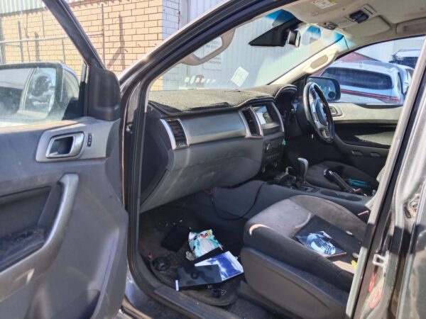 P5026 - Ford Ranger 2017 Grey Wrecking - Image 7