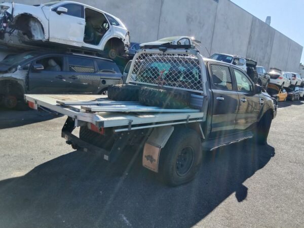 P5026 - Ford Ranger 2017 Grey Wrecking - Image 10