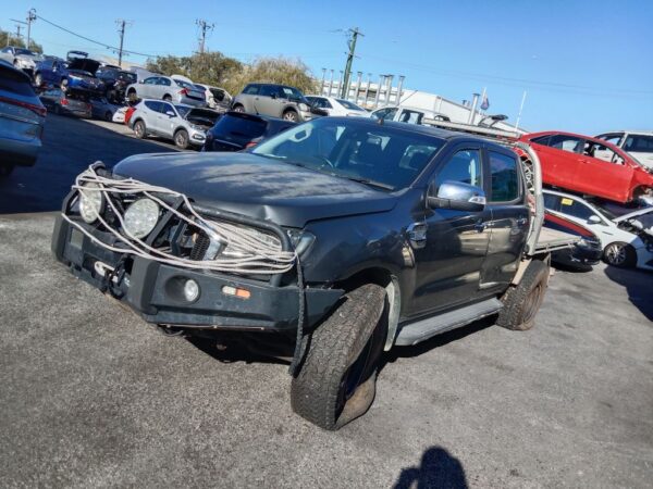 P5026 - Ford Ranger 2017 Grey Wrecking - Image 15