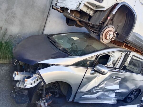 P5028 - Honda Odyssey 2017 Silver Wrecking - Image 3