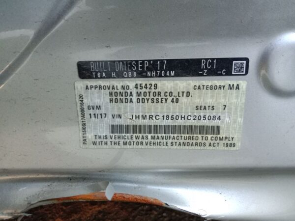P5028 - Honda Odyssey 2017 Silver Wrecking - Image 10