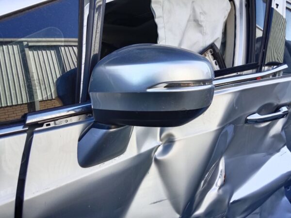 P5028 - Honda Odyssey 2017 Silver Wrecking - Image 12