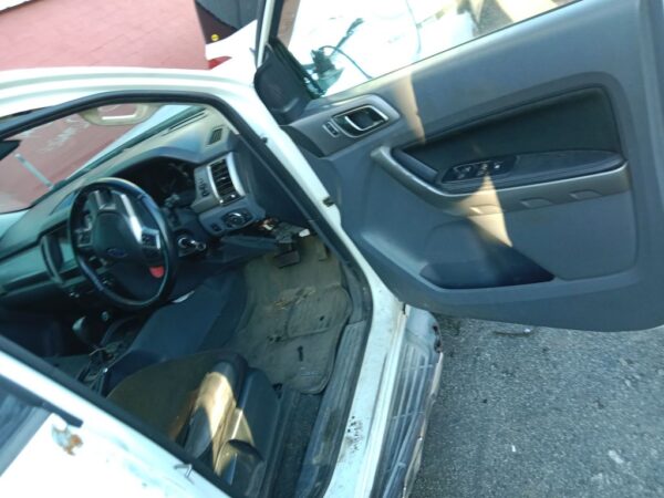 P5030 - Ford Ranger 2016 White Wrecking - Image 6