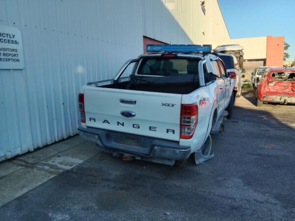 P5030 - Ford Ranger 2016 White Wrecking - Image 10