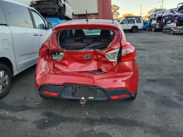 P5031 - Kia Rio 2012 Red Wrecking - Image 14
