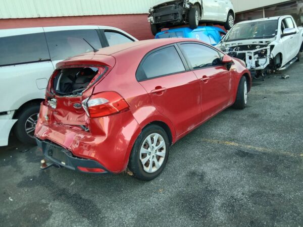 P5031 - Kia Rio 2012 Red Wrecking - Image 15