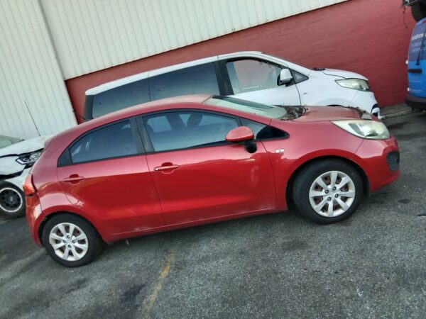 P5031 - Kia Rio 2012 Red Wrecking - Image 16
