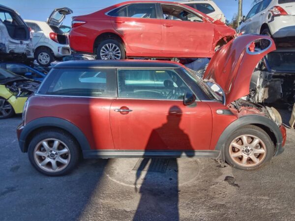 P5032 - Mini Cooper 2007 Red Wrecking - Image 2