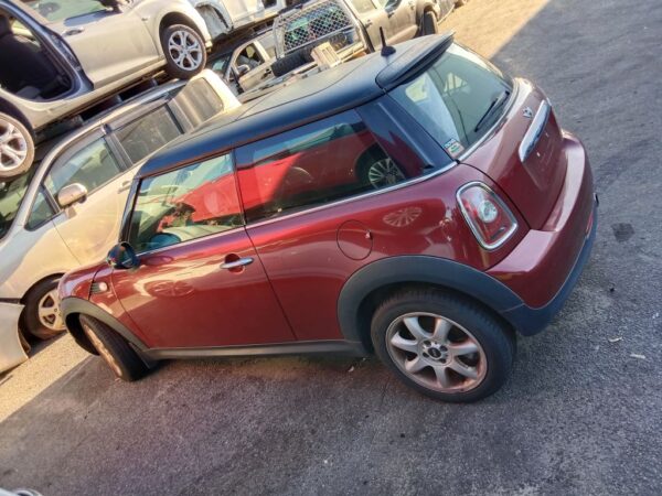 P5032 - Mini Cooper 2007 Red Wrecking - Image 12