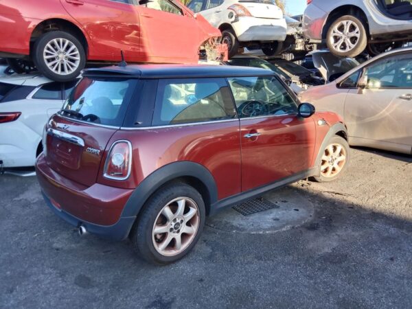P5032 - Mini Cooper 2007 Red Wrecking - Image 14