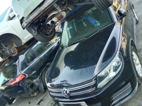 P5033 - Volkswagen Tiguan 2012 Black Wrecking