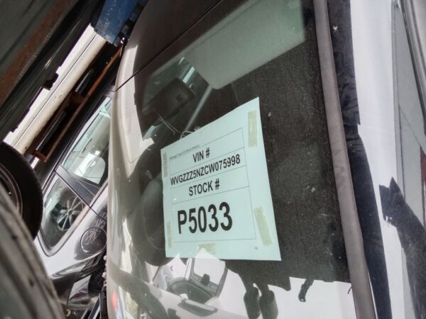 P5033 - Volkswagen Tiguan 2012 Black Wrecking - Image 2