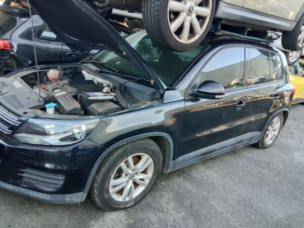 P5033 - Volkswagen Tiguan 2012 Black Wrecking - Image 3