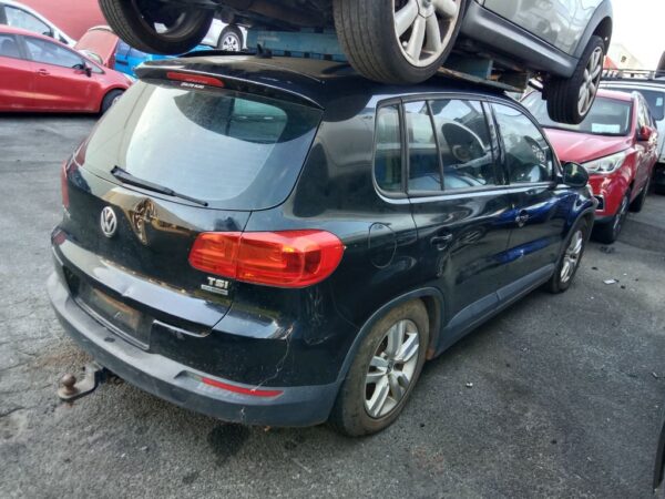 P5033 - Volkswagen Tiguan 2012 Black Wrecking - Image 7